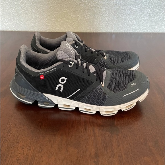 On Running - Picture 3 of 8